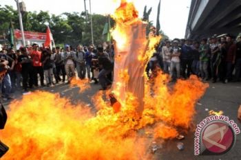 FPPI Mamuju Demo Tolak Impor Beras
