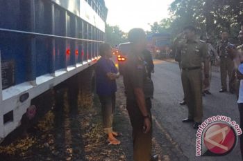 Bupati Gowa Cegat Truk Melanggar di Jalan Kabupaten
