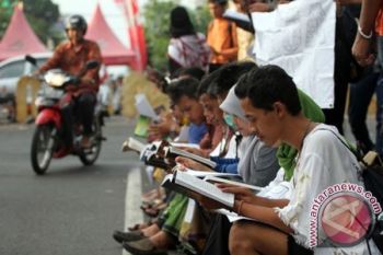 Masyarakat Memilih Nonton TV Dibandingkan Membaca