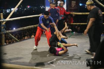 Tradisi Pencak Dor