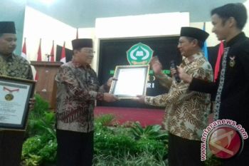Senam Tongkat Di Kendari Dapatkan Rekor MURI