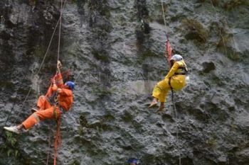 Lima pemanjat Indonesia taklukkan Troll Wall di Norwegia