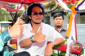 Musisi Deddy Dores Tutup Usia