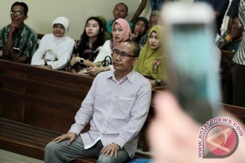 Mantan Penjabat Bupati Lampung Timur Jalani Sidang