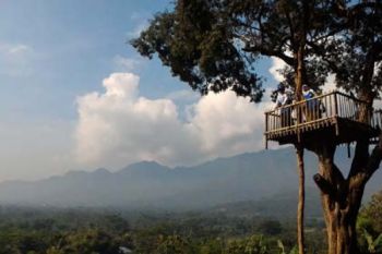 Warga Kelola Wisata Bukit Barade Borobudur
