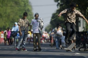 PKL CFD Solo Dilarang Gunakan Bungkus Plastik