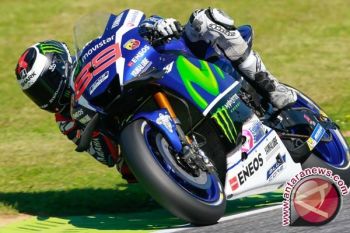 Menangi duel dengan Marquez, Lorenzo menangi MotoGP Italia