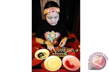 Anyaman Manik Dayak