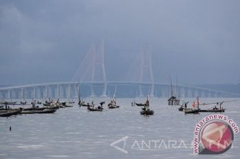 Menggali Potensi Wisata Bahari "Kota Pahlawan"