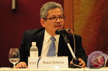 Dubes Rizal Sukma Serahkan Surat Kepercayaan Kepada Ratu Inggris