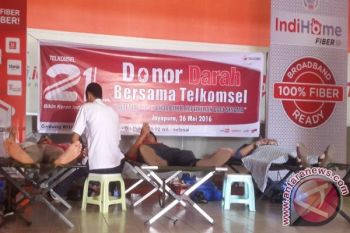 Telkomsel gelar donor darah untuk rayakan HUT ke-21