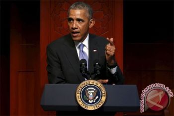 Obama Ejek Donald Trump Karena Lebih Suka Twitter Ketimbang Solusi