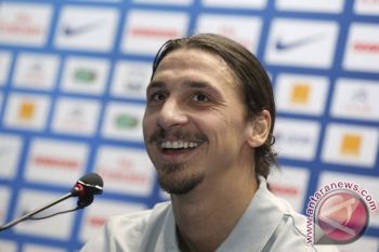  Ibrahimovic Ogah Komentar Rumor Niat ke Setan Merah