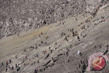 Jelang Puasa, Pendaki Keindahan Puncak Merapi Meningkat