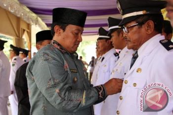 Bupati Pulpis Janji Naikan Tunjangan Perangkat Desa