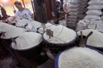 Ganjar Pastikan Stok Pangan di Jateng Cukup
