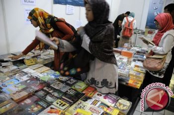 Mahasiswa - Pelajar Ramai Kunjungi "Banten Book Fair"