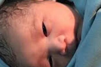 Ditemukan Bayi Perempuan Berumur Hitungan Hari di Sail, Warga Heboh