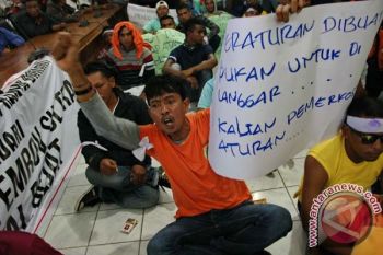 Buruh Pelabuhan Kendari Tolak Pembentukan Koperasi TBM