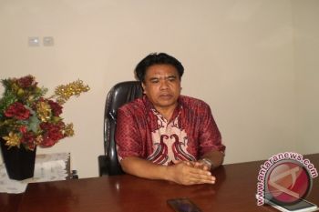 Wabup Sangihe minta instansi terkait  pantau harga Sembako 