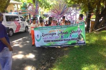 Sambut Ramadhan, Ratusan Siswa-Siswi di Semarang Pawai