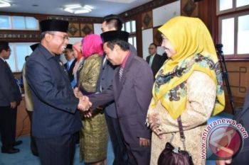 Wagub Lantik Komisioner Komisi Informasi NTB