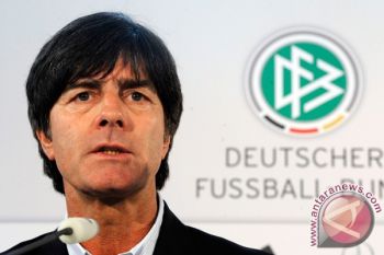 Joachim Tak  Mau Berdebat Soal Schweinsteiger