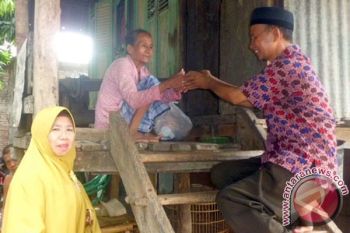 Kerukunan Keluarga Bulukumba bagi-bagi Sembako di Gowa