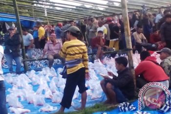 "Mambantai Adat", Tradisi Sambut Ramadhan di Sijunjung