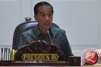 Presiden Jokowi minta jaga kestabilan harga bahan pokok