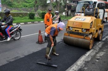 H-10 Lebaran, Perbaikan Jalan di Jateng Dihentikan