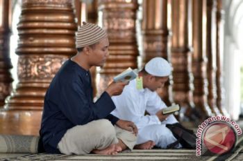 Wisata Religi Masjid Seribu Tiang