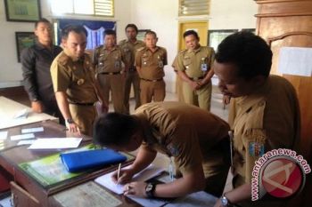 Bupati Waykanan: Puasa Jangan Jadi Alasan Turunkan Kinerja