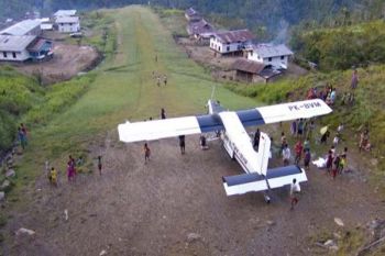 Pesawat Cessna Asia One Air tergelincir  