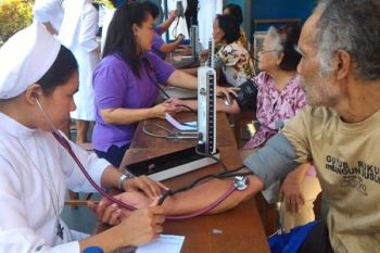 Warga Muntilan Manfaatkan Pemeriksaan Kesehatan Gratis