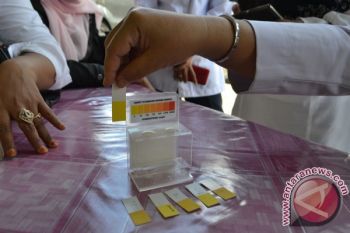 Petugas Temukan Kerupuk Gunakan Boraks