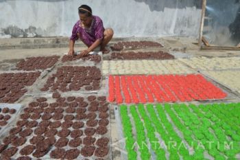 Permintaan Rengginang Meningkat