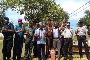 Dandim Merauke hadiri pemusnahan minuman keras