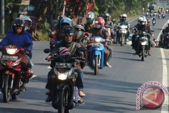 Pemudik Bersepeda Motor Mulai Melintasi Jalur Selatan