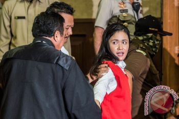 Keluarga Mirna dan Mahasiswa Hukum penuhi Sidang kedua Jessica 