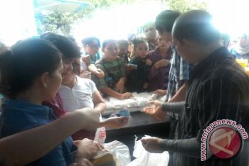 Warga datangi bazar Ramadhan BNNP  Sulut 