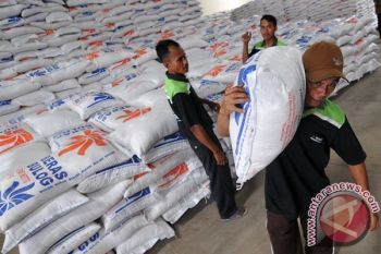 Bulog Banyumas Kebanjiran Pesanan Paket Sembako Murah