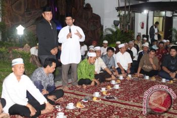 SAHUR GUBERNUR DAN INSAN PERS