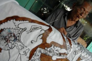 Batik Keris Luncurkan Motif Baru "Rudy Habibie"
