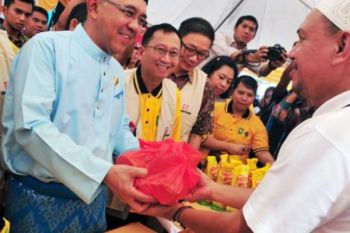 Sinar Mas Bazar Minyak Goreng Murah di Kantor Gubernur Riau