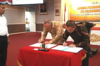 Pemrov Riau Teken MoU Pengembangan Pelabuhan Samudra Kuala Enok Inhil