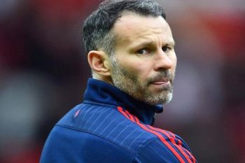 Giggs tinggalkan Old Trafford