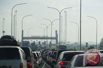 Pemudik Pilih Jalur Alternatif Hindari Kemacetan Parah Tol Pejagan-Brebes