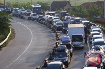 Polres Tegal Berlakukan "Contra Flow" Jalur Pantura