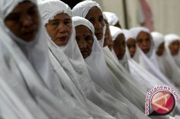 Jamaah Naqsabandiyah Padang Shalat Idul Fitri Pagi ini